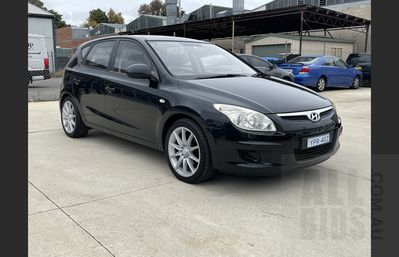 6/2009 Hyundai i30 SX FD MY09 5d Hatchback Black 2.0L