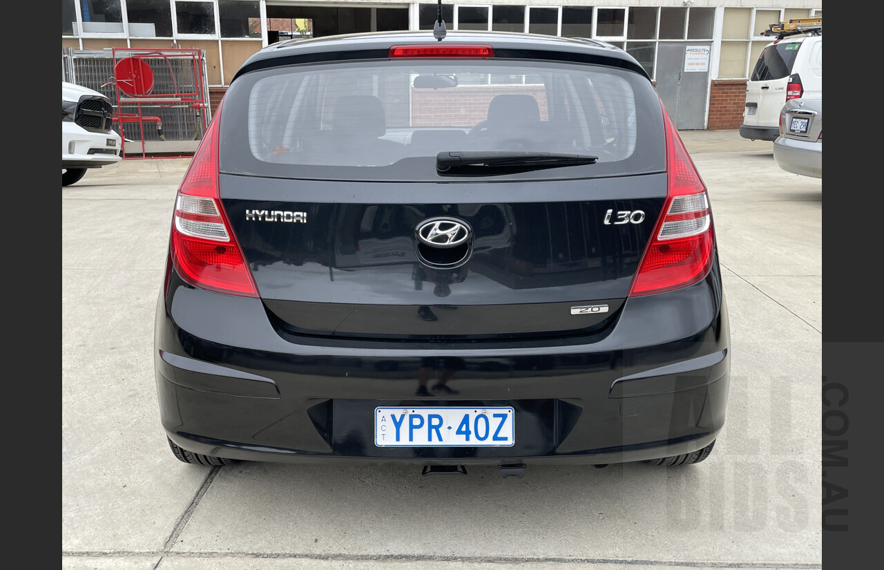 6/2009 Hyundai i30 SX FD MY09 5d Hatchback Black 2.0L