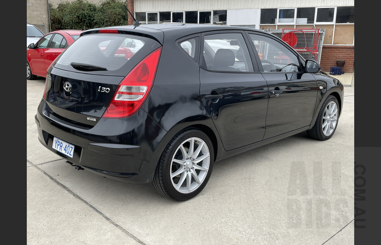 6/2009 Hyundai i30 SX FD MY09 5d Hatchback Black 2.0L
