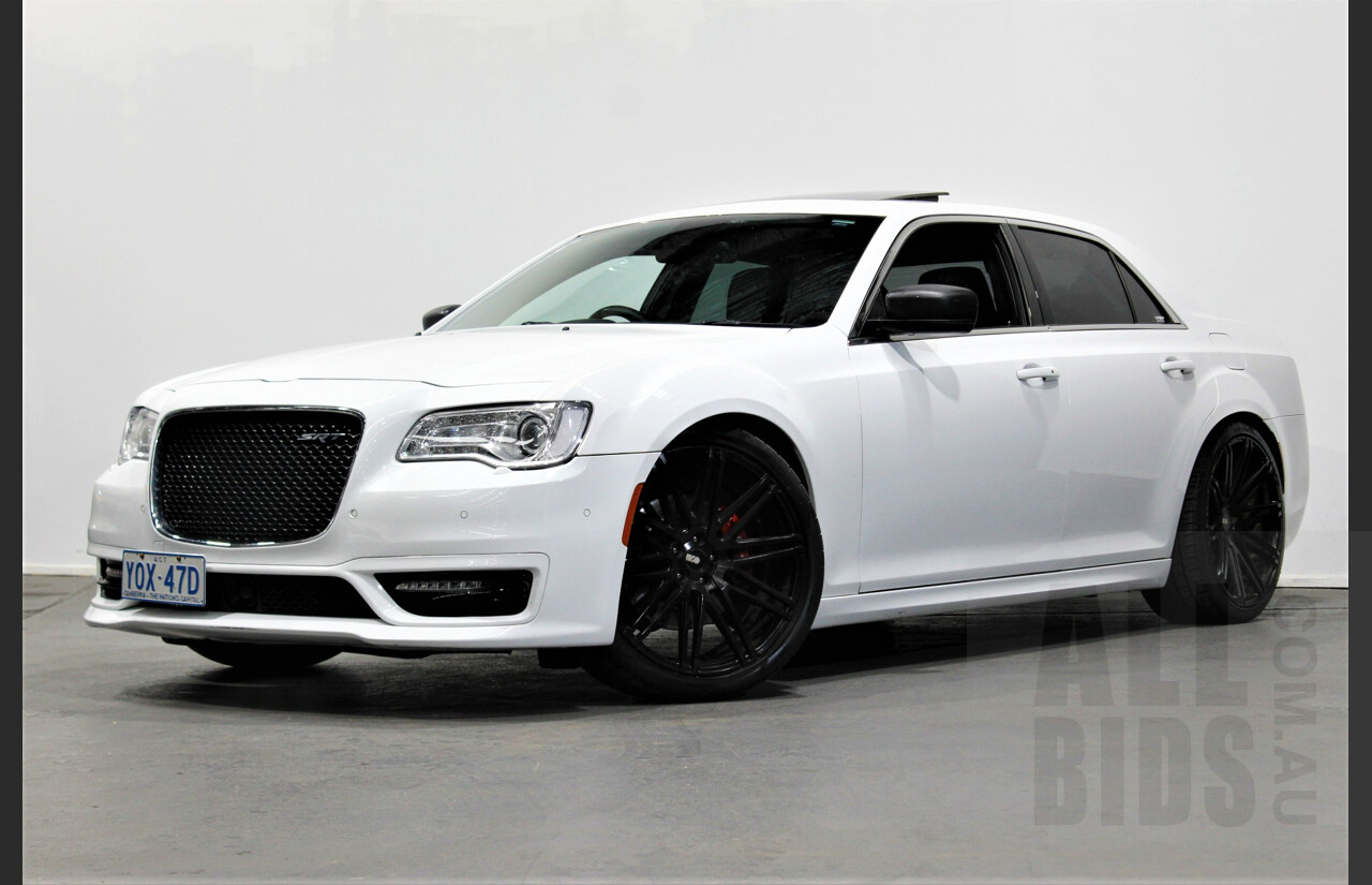 10/2015 Chrysler 300 SRT8 MY15 4d Sedan White 6.4L V8