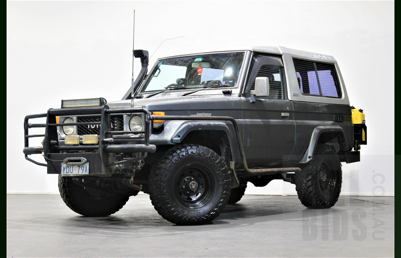 2/1987 Toyota Landcruiser LX Turbo BJ74 (4x4) 2d FRP Top Grey 3.4L 13B-T Turbo Diesel