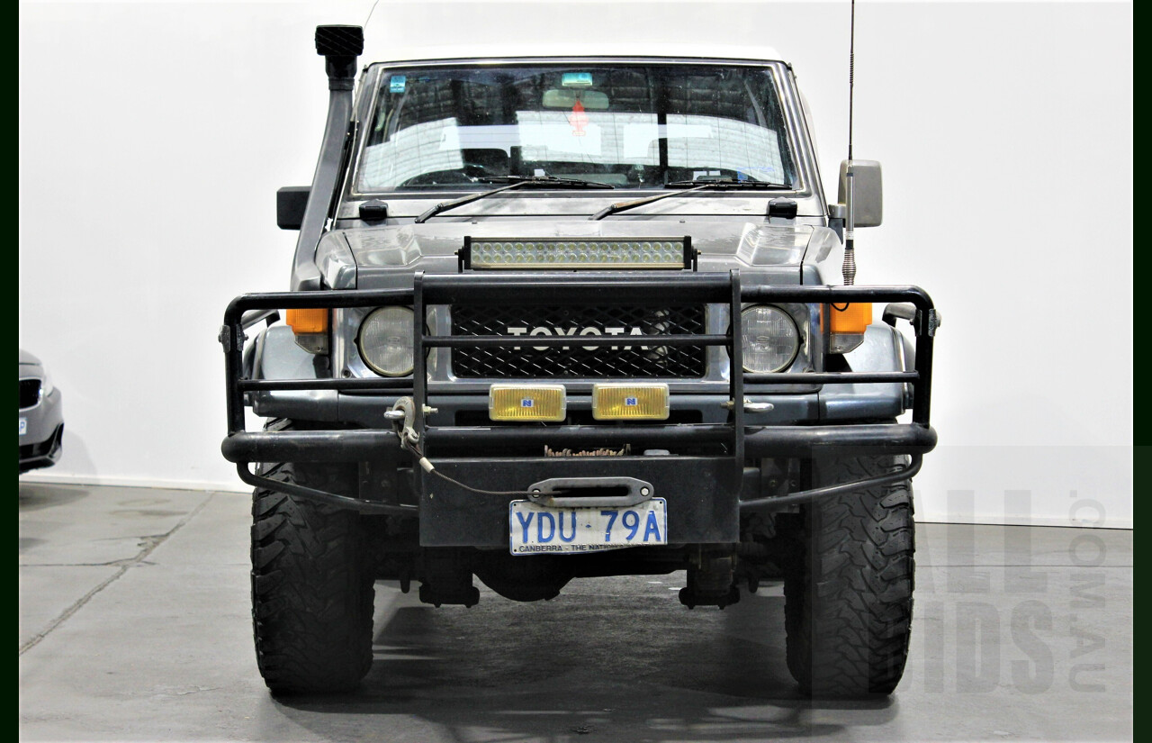 2/1987 Toyota Landcruiser LX Turbo BJ74 (4x4) 2d FRP Top Grey 3.4L 13B-T Turbo Diesel