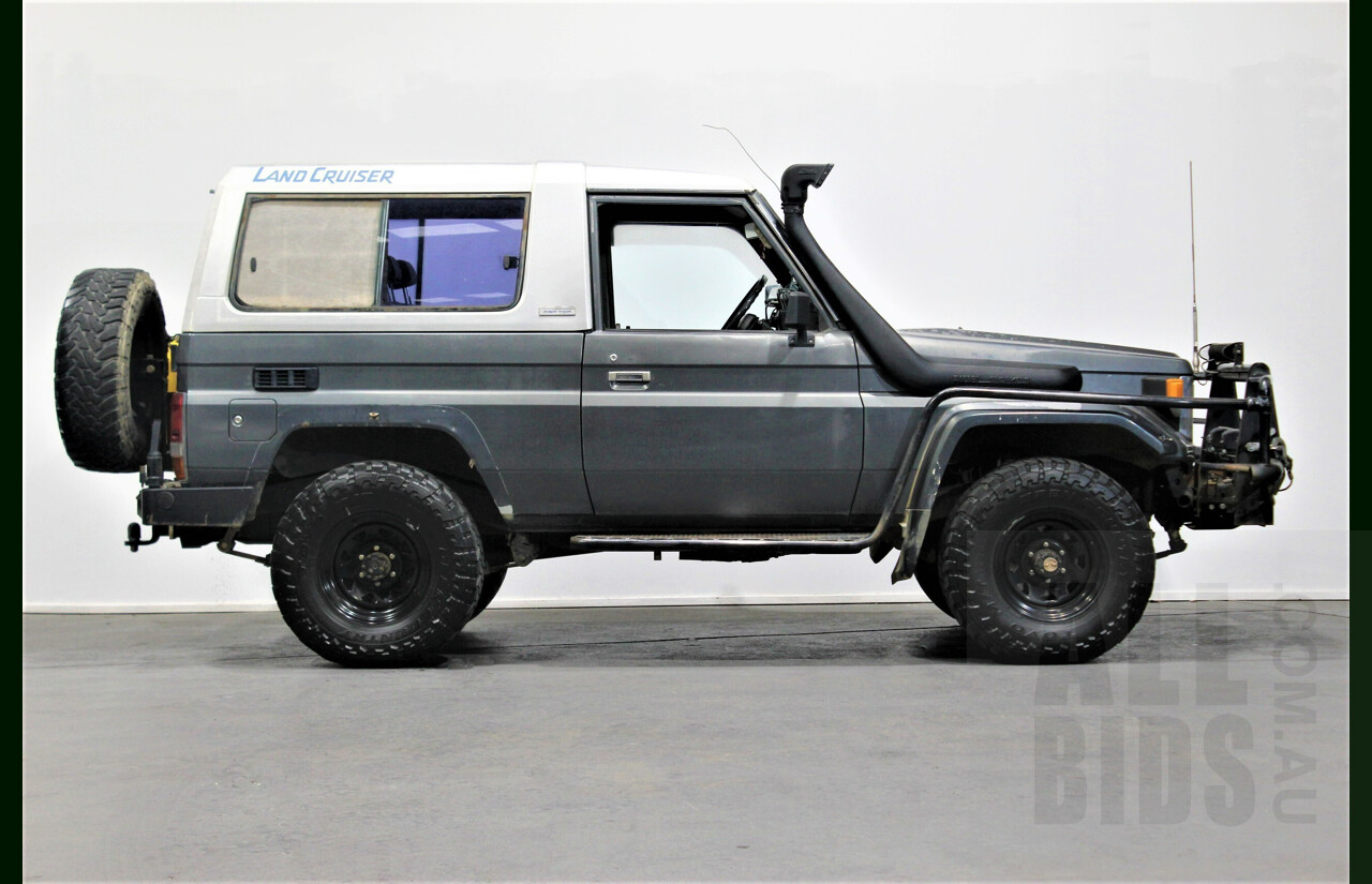 2/1987 Toyota Landcruiser LX Turbo BJ74 (4x4) 2d FRP Top Grey 3.4L 13B-T Turbo Diesel