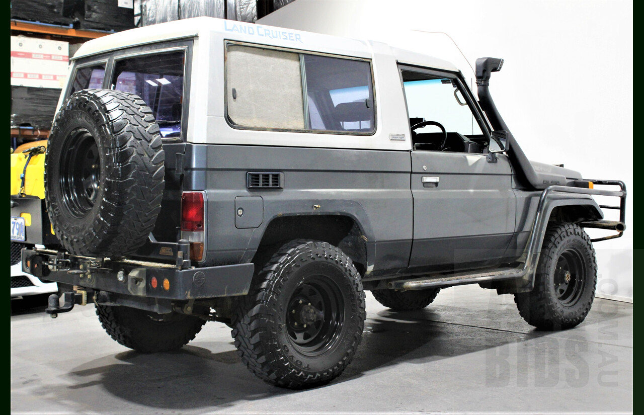 2/1987 Toyota Landcruiser LX Turbo BJ74 (4x4) 2d FRP Top Grey 3.4L 13B-T Turbo Diesel