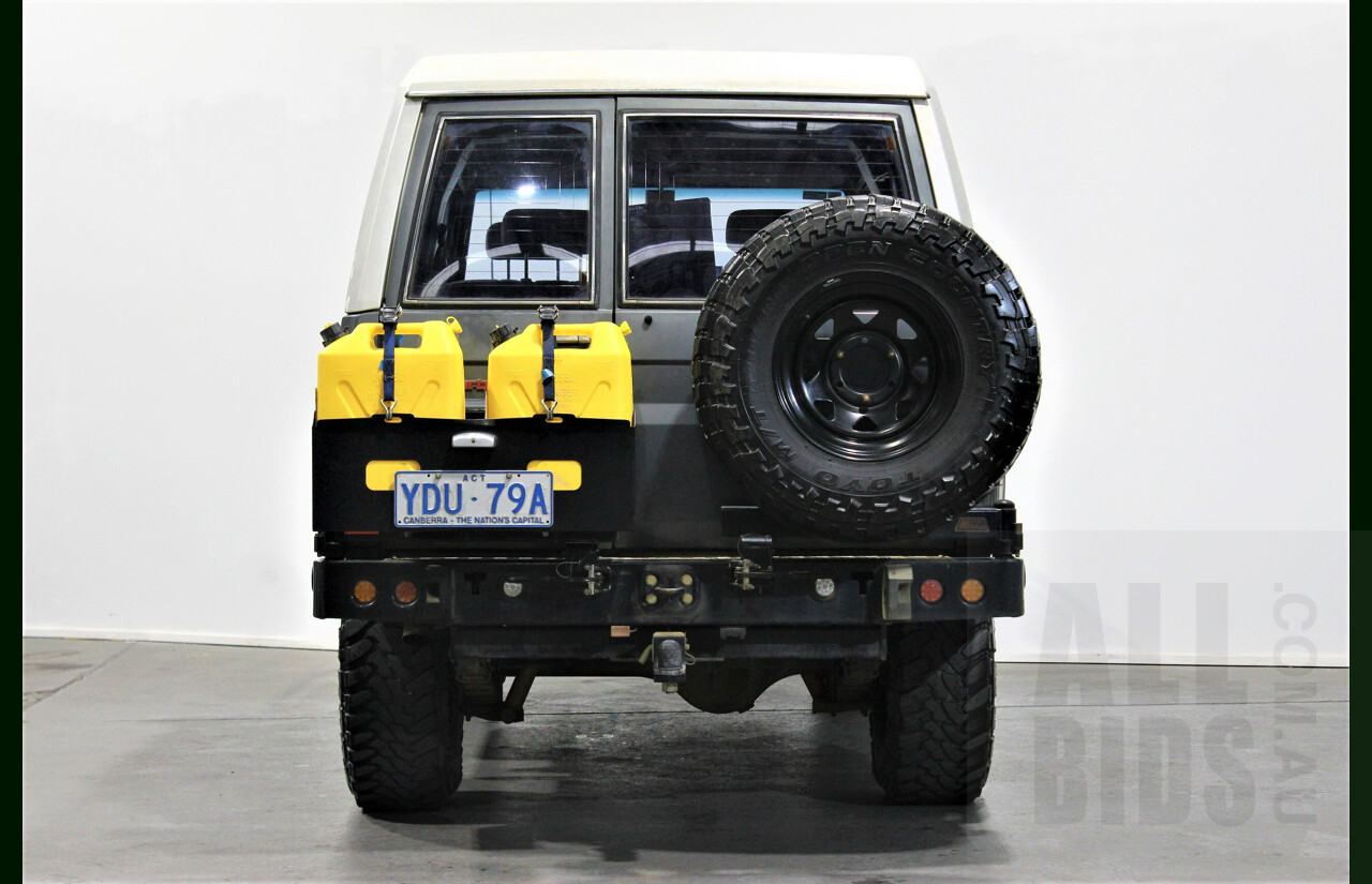 2/1987 Toyota Landcruiser LX Turbo BJ74 (4x4) 2d FRP Top Grey 3.4L 13B-T Turbo Diesel