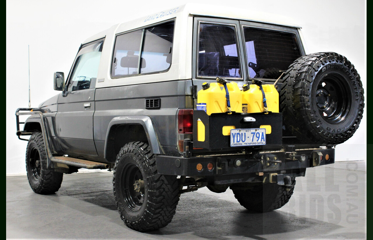 2/1987 Toyota Landcruiser LX Turbo BJ74 (4x4) 2d FRP Top Grey 3.4L 13B-T Turbo Diesel