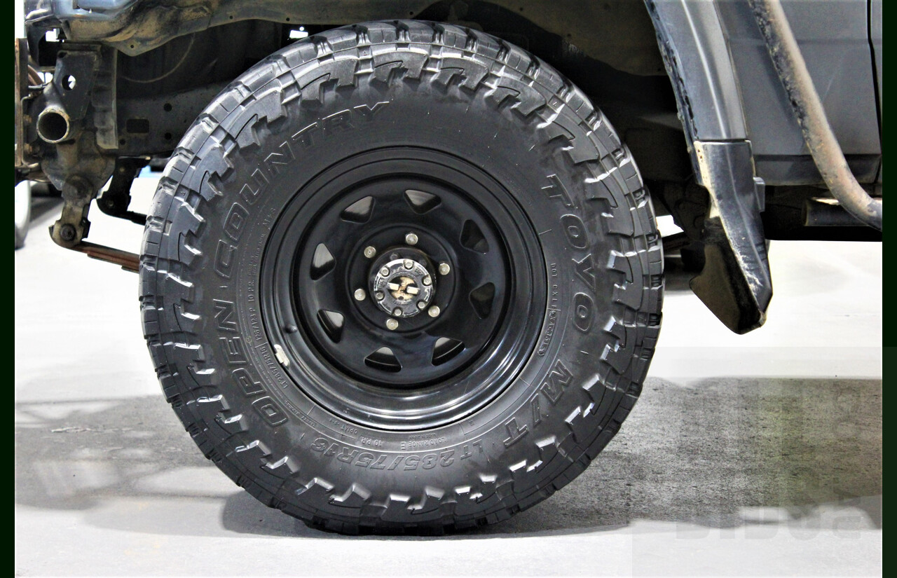 2/1987 Toyota Landcruiser LX Turbo BJ74 (4x4) 2d FRP Top Grey 3.4L 13B-T Turbo Diesel