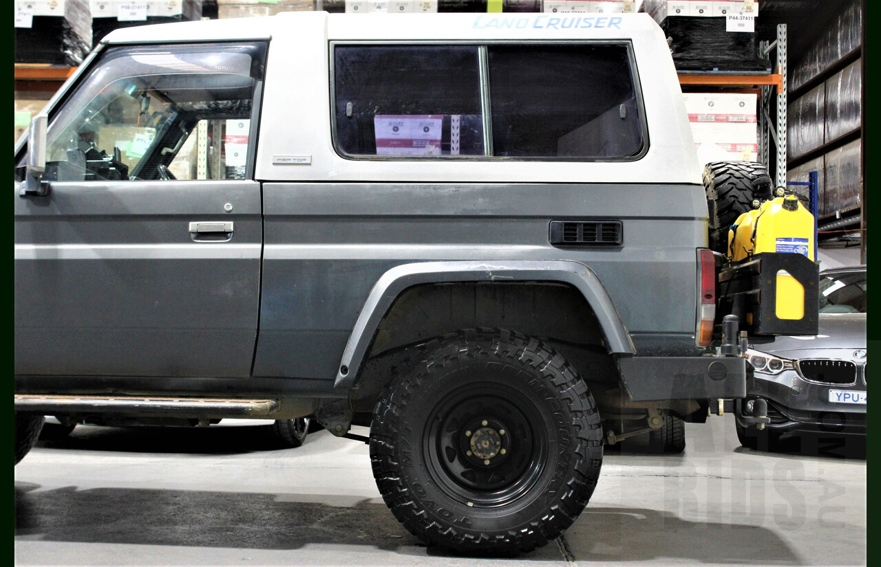 2/1987 Toyota Landcruiser LX Turbo BJ74 (4x4) 2d FRP Top Grey 3.4L 13B-T Turbo Diesel