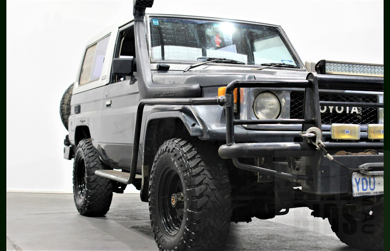 2/1987 Toyota Landcruiser LX Turbo BJ74 (4x4) 2d FRP Top Grey 3.4L 13B-T Turbo Diesel