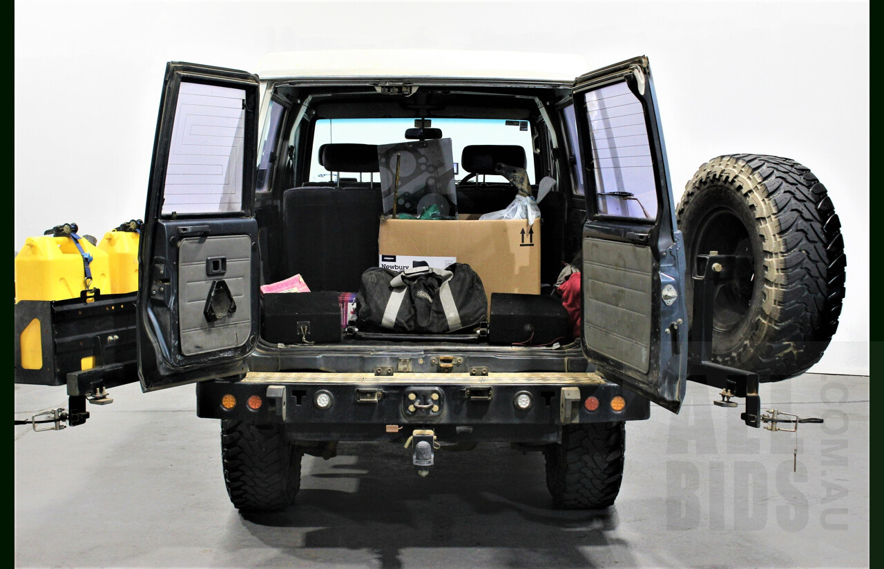2/1987 Toyota Landcruiser LX Turbo BJ74 (4x4) 2d FRP Top Grey 3.4L 13B-T Turbo Diesel