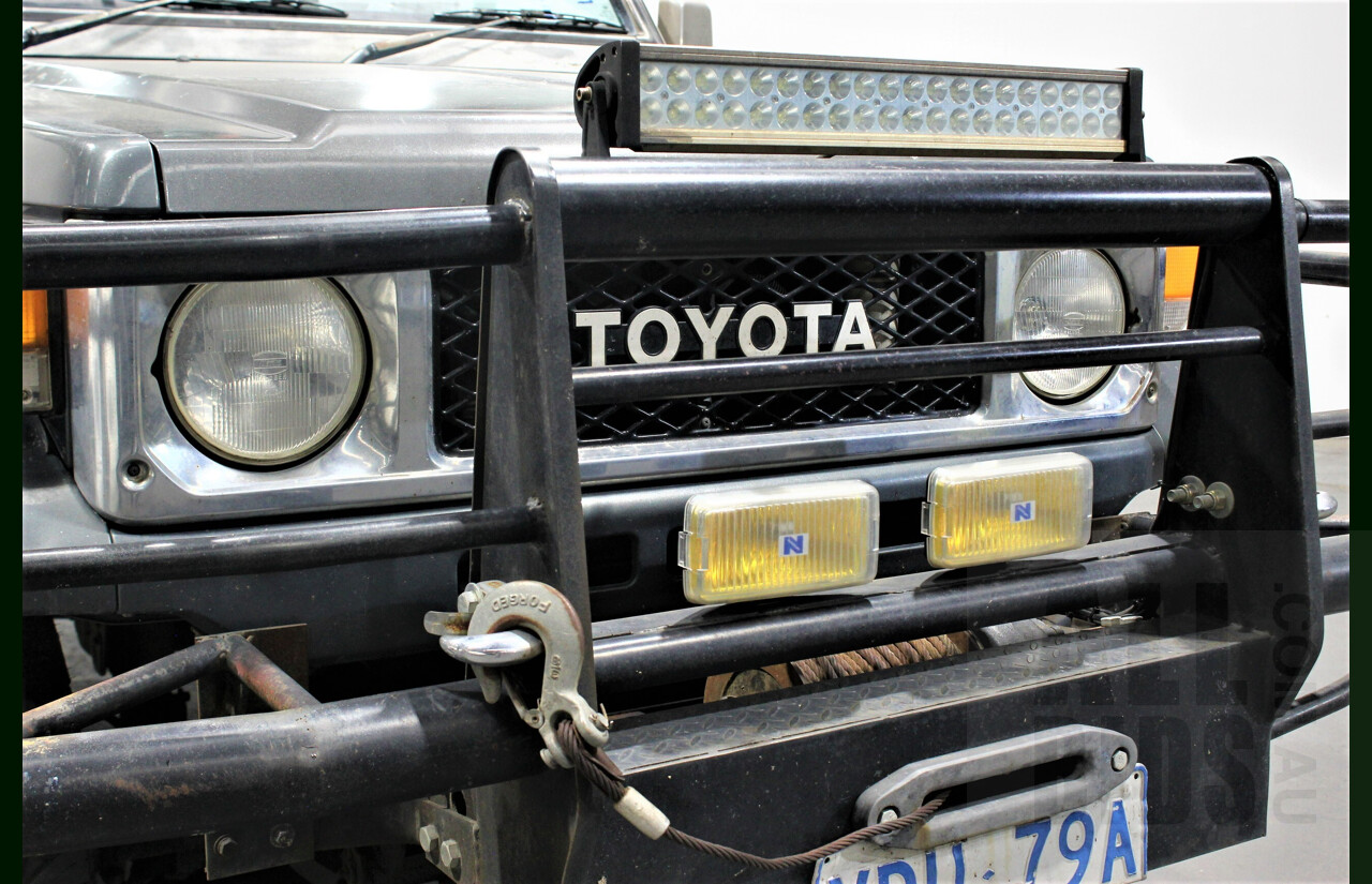2/1987 Toyota Landcruiser LX Turbo BJ74 (4x4) 2d FRP Top Grey 3.4L 13B-T Turbo Diesel