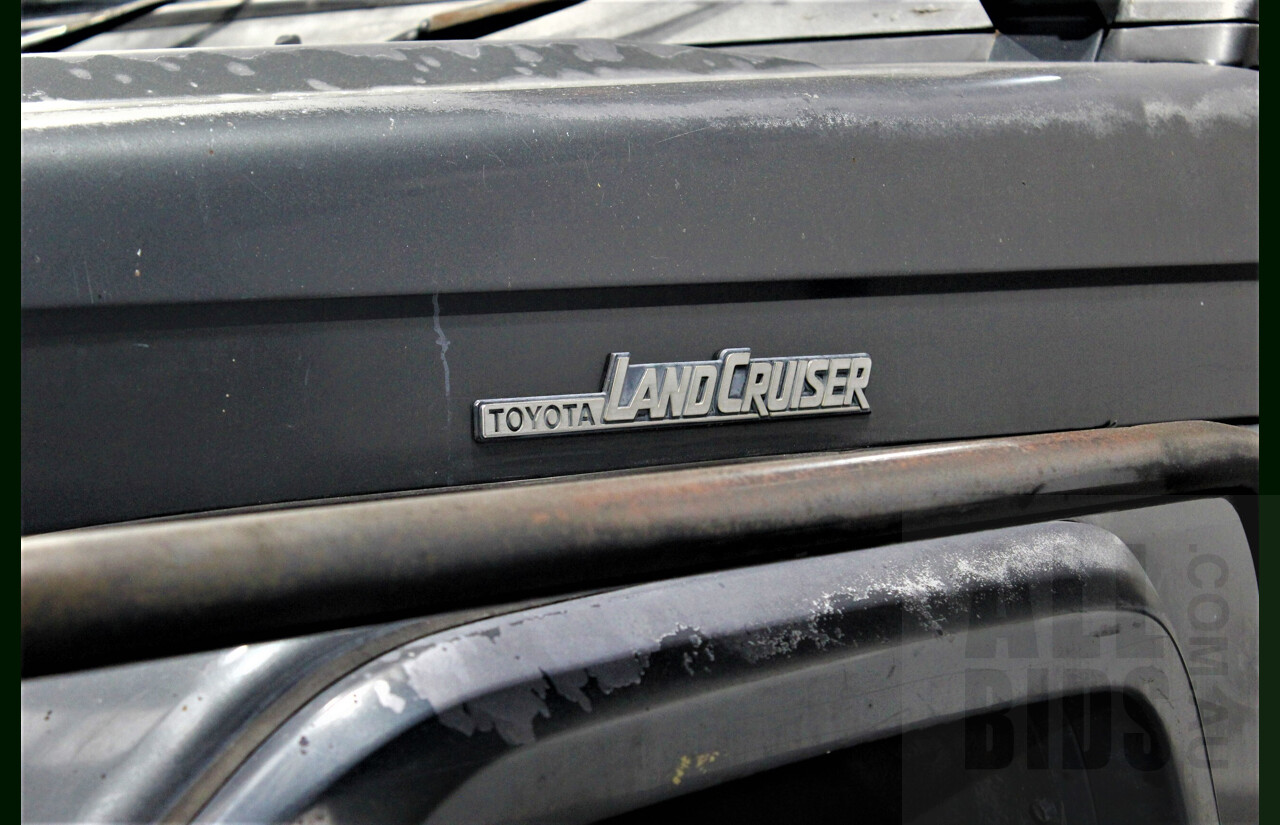 2/1987 Toyota Landcruiser LX Turbo BJ74 (4x4) 2d FRP Top Grey 3.4L 13B-T Turbo Diesel