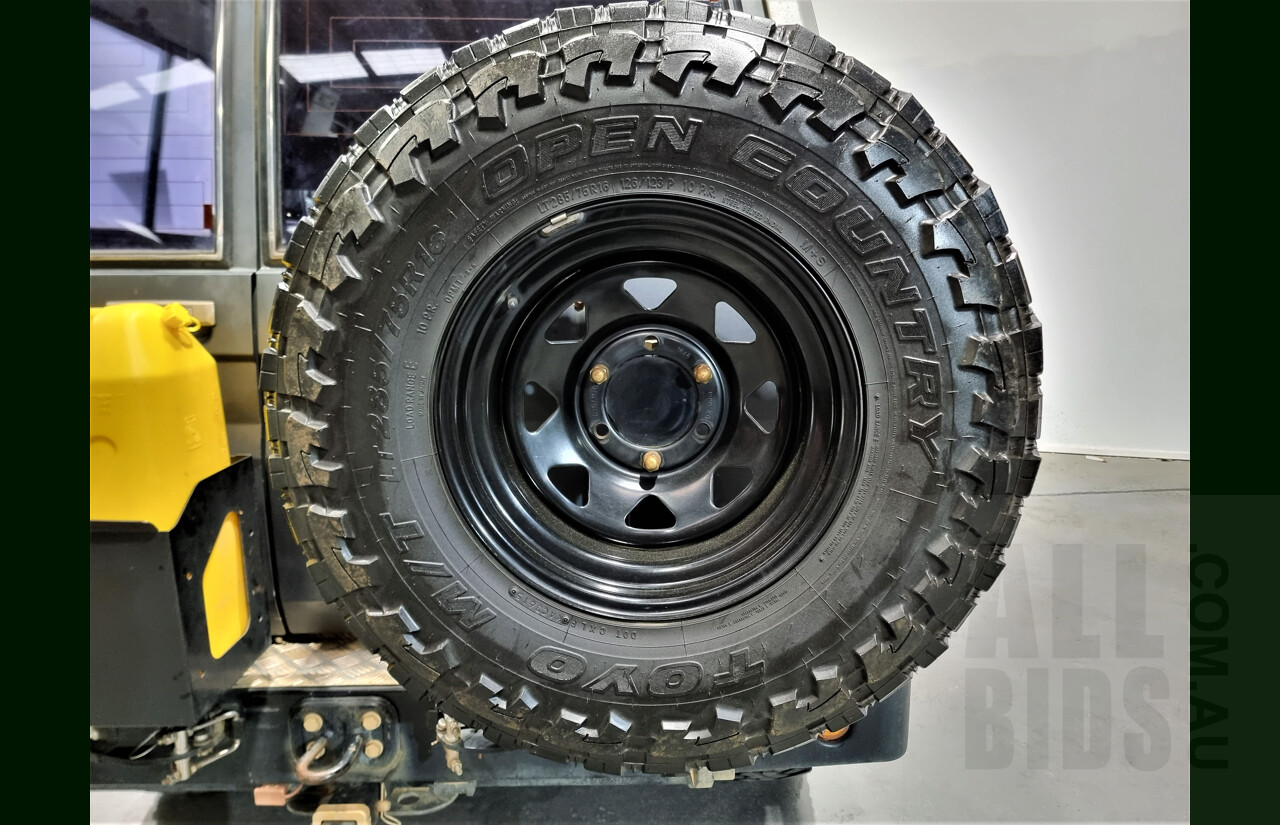 2/1987 Toyota Landcruiser LX Turbo BJ74 (4x4) 2d FRP Top Grey 3.4L 13B-T Turbo Diesel