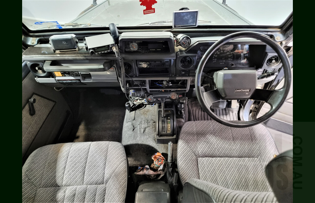 2/1987 Toyota Landcruiser LX Turbo BJ74 (4x4) 2d FRP Top Grey 3.4L 13B-T Turbo Diesel