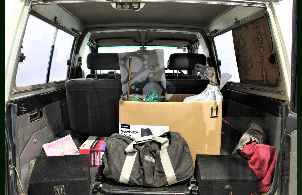 2/1987 Toyota Landcruiser LX Turbo BJ74 (4x4) 2d FRP Top Grey 3.4L 13B-T Turbo Diesel