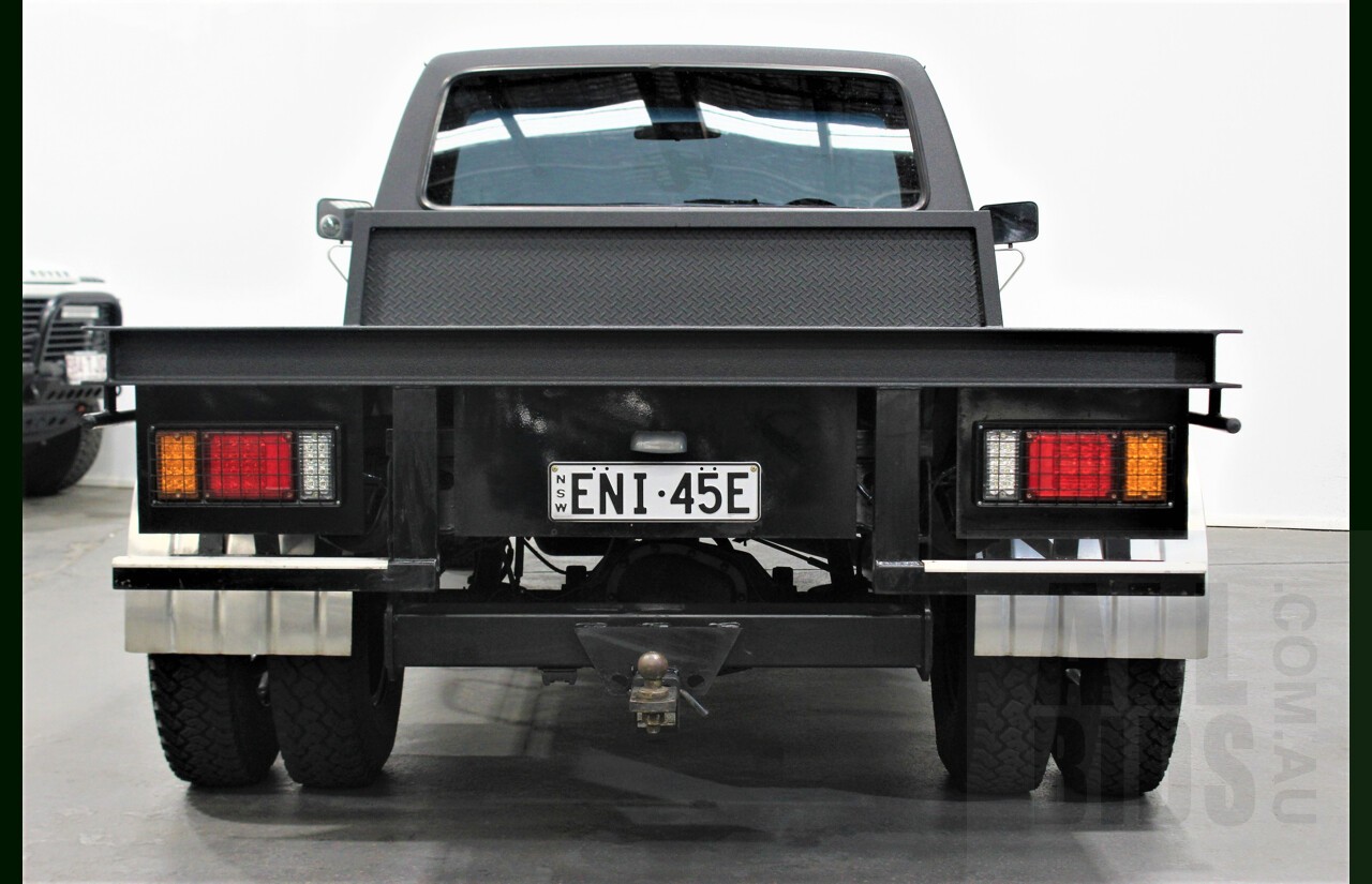 10/1988 Ford F250 XL Dually 2d Utility Black 4.9L V8