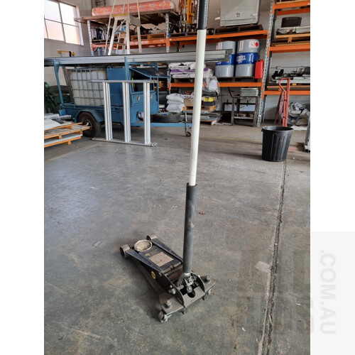 Omega Lift Equipment Workshop Trolley Jack - 2000kg