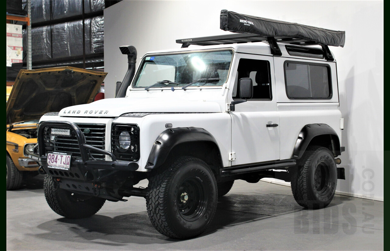 12/2011 Land Rover Defender 90 MY12 2d Wagon White 2.2L Turbo Diesel