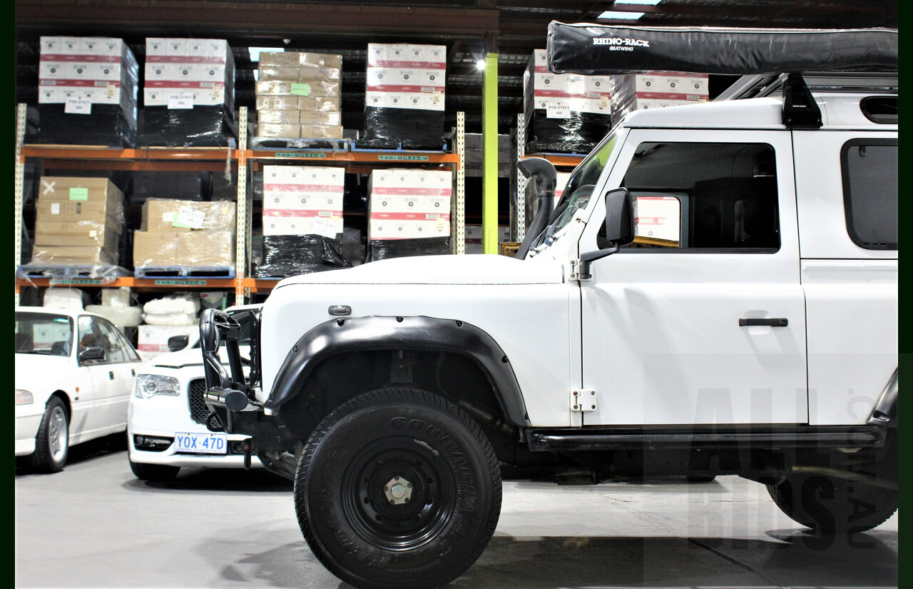 12/2011 Land Rover Defender 90 MY12 2d Wagon White 2.2L Turbo Diesel