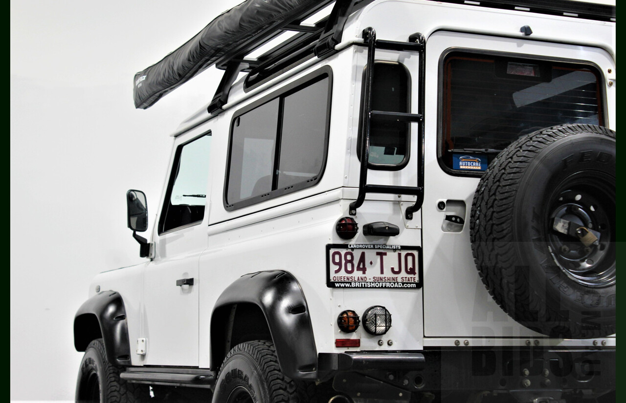 12/2011 Land Rover Defender 90 MY12 2d Wagon White 2.2L Turbo Diesel