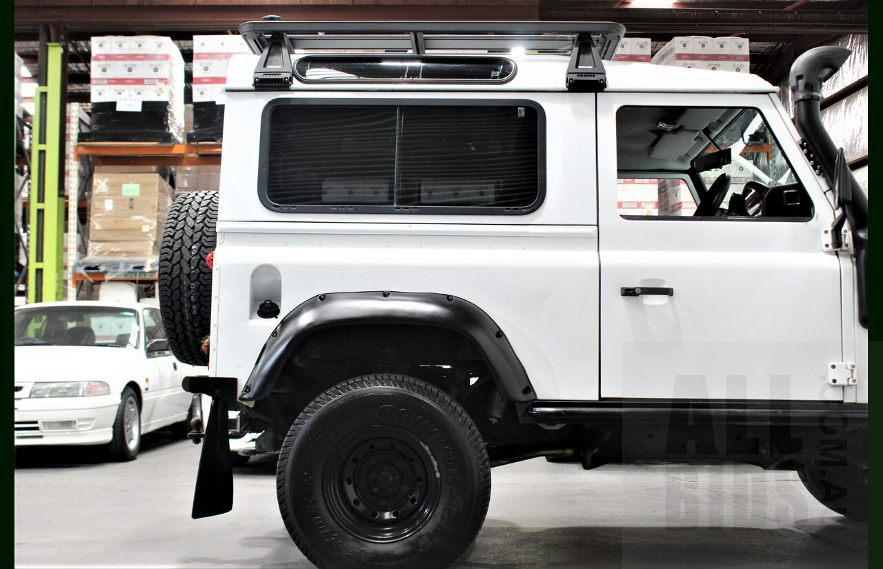 12/2011 Land Rover Defender 90 MY12 2d Wagon White 2.2L Turbo Diesel