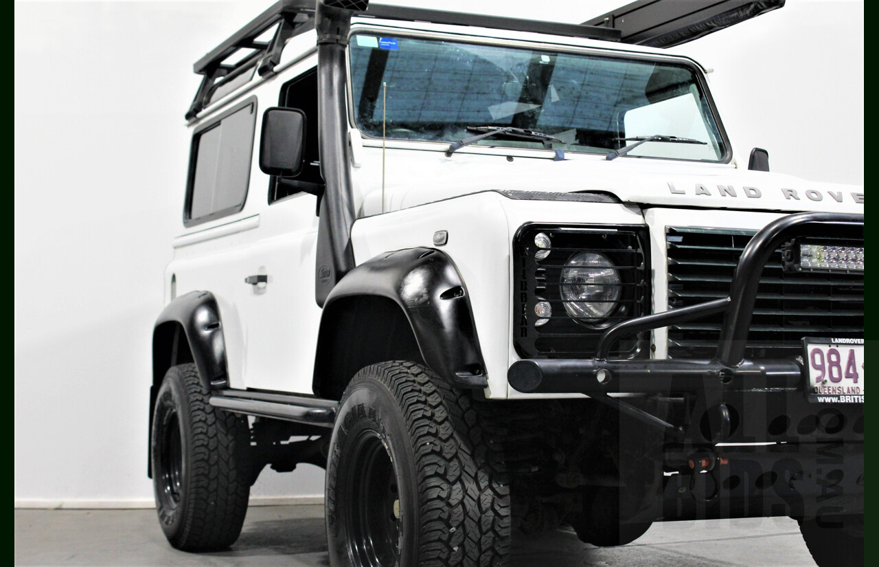 12/2011 Land Rover Defender 90 MY12 2d Wagon White 2.2L Turbo Diesel