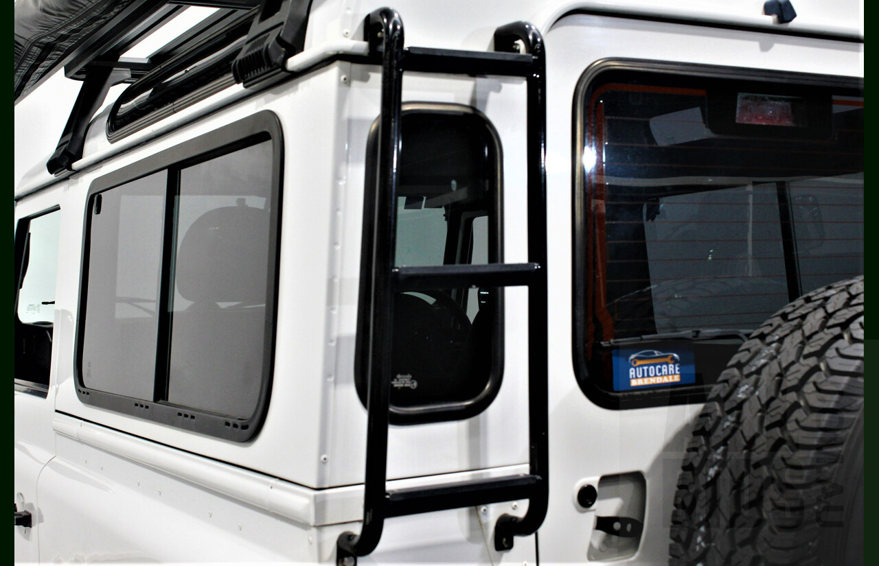 12/2011 Land Rover Defender 90 MY12 2d Wagon White 2.2L Turbo Diesel