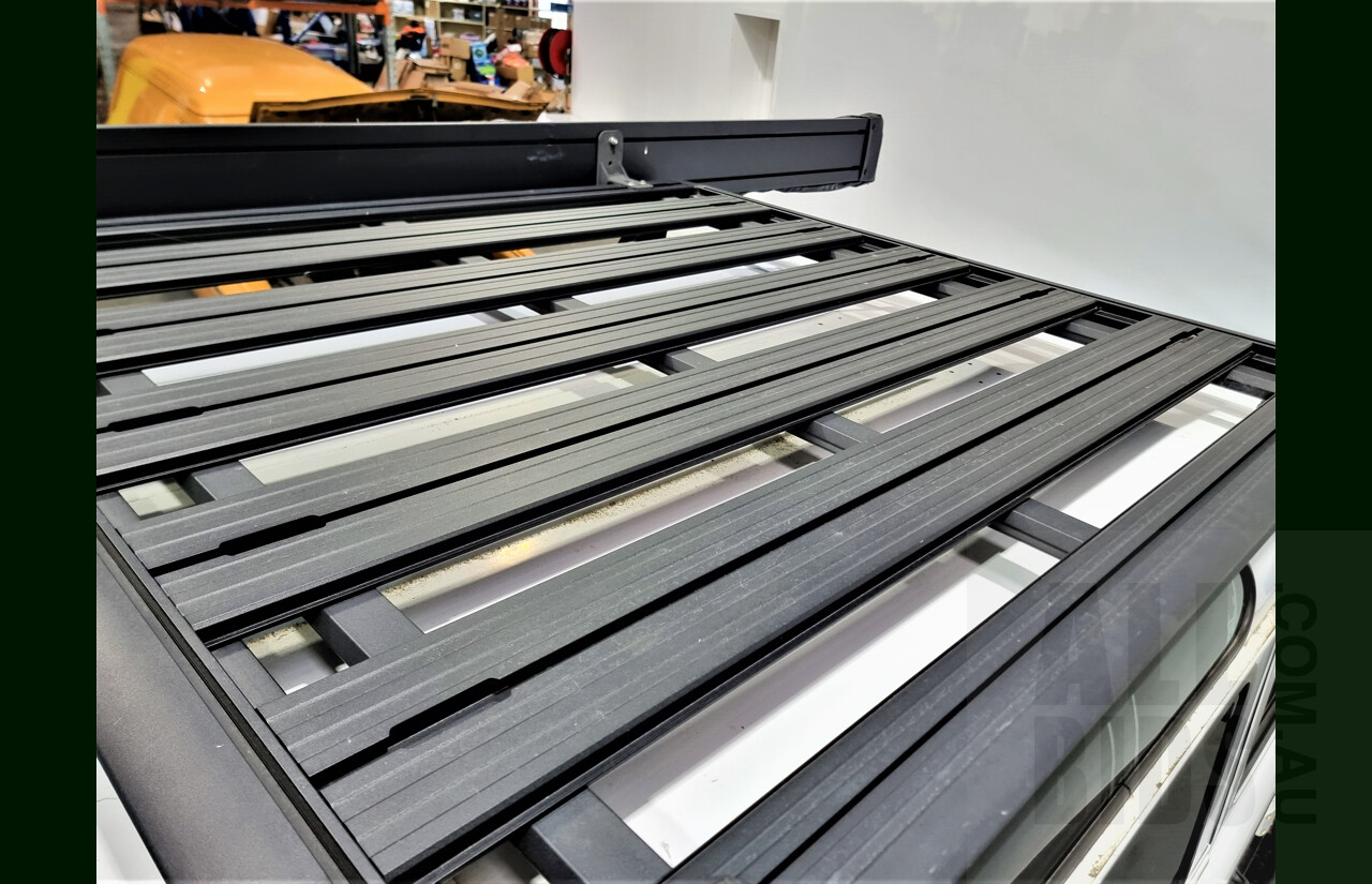 12/2011 Land Rover Defender 90 MY12 2d Wagon White 2.2L Turbo Diesel