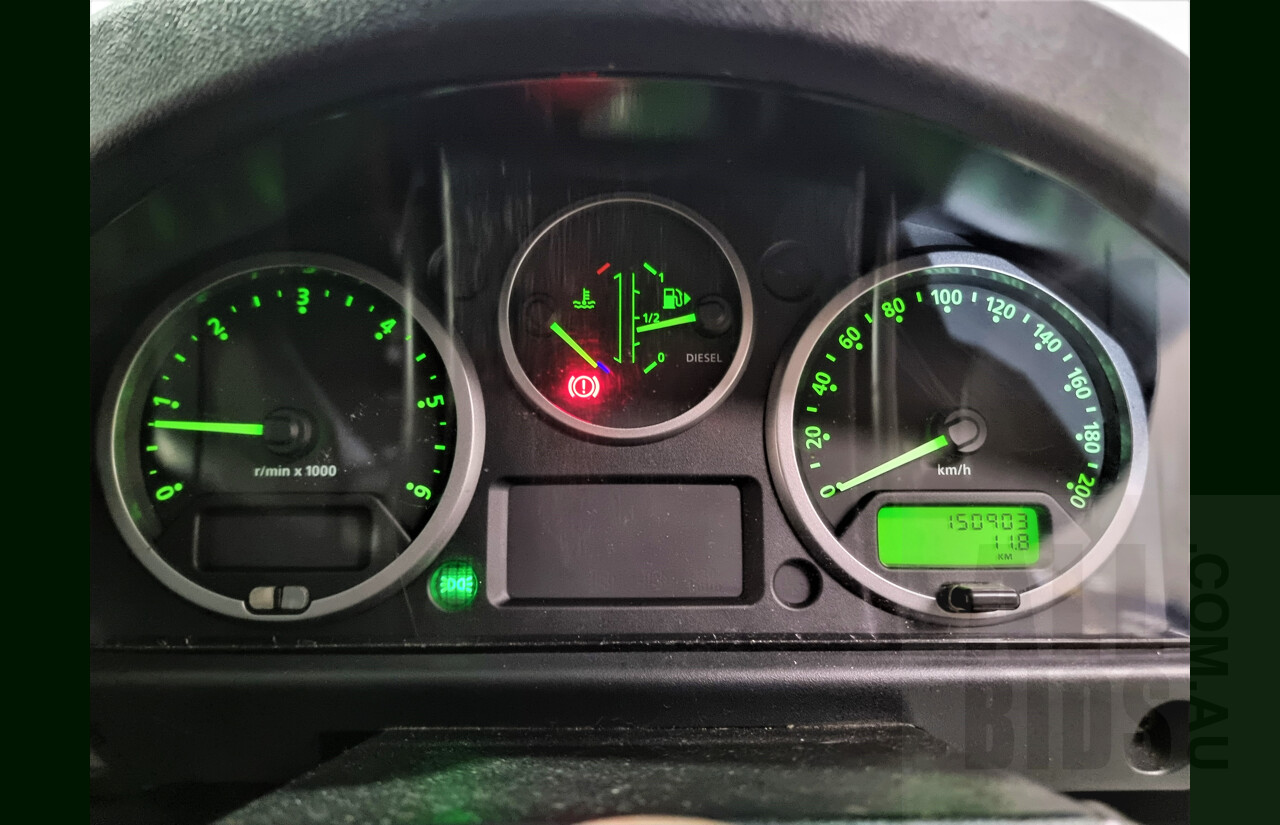 12/2011 Land Rover Defender 90 MY12 2d Wagon White 2.2L Turbo Diesel