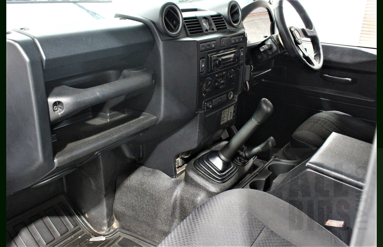 12/2011 Land Rover Defender 90 MY12 2d Wagon White 2.2L Turbo Diesel