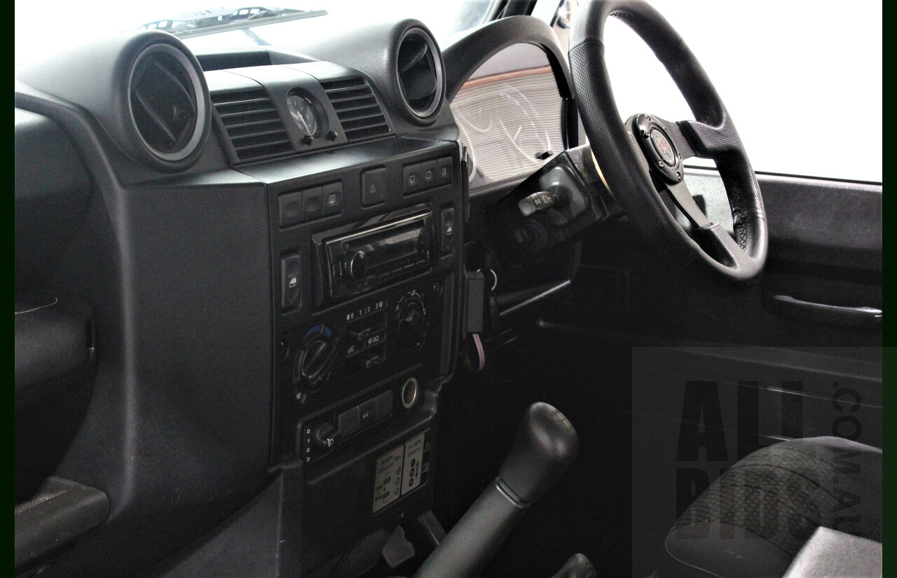 12/2011 Land Rover Defender 90 MY12 2d Wagon White 2.2L Turbo Diesel