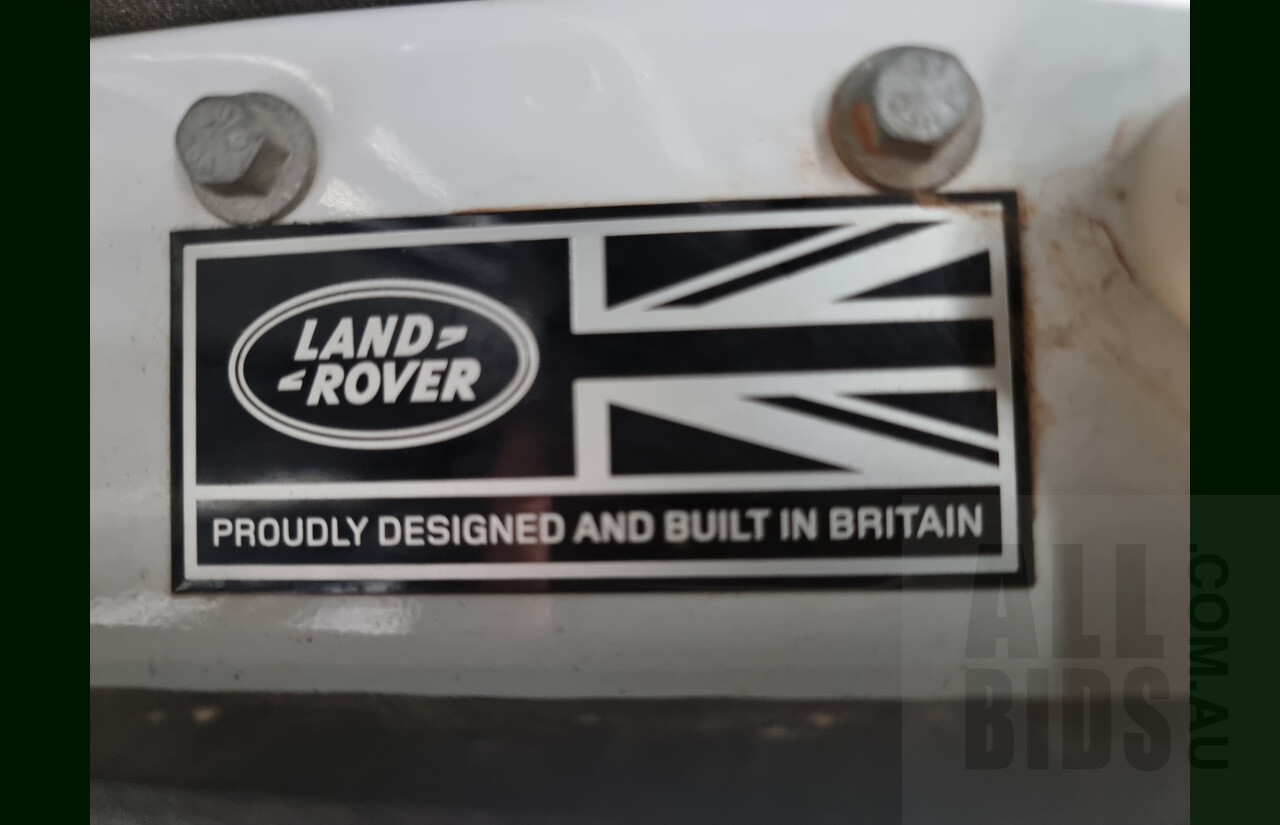 12/2011 Land Rover Defender 90 MY12 2d Wagon White 2.2L Turbo Diesel