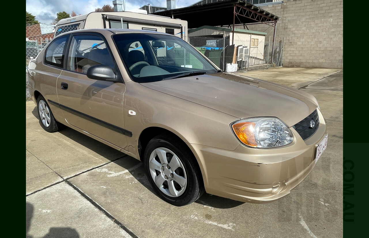 5/2003 Hyundai Accent LC 3d Hatchback Gold 1.6L