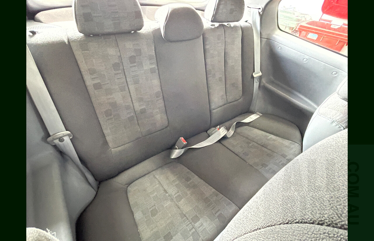 5/2003 Hyundai Accent LC 3d Hatchback Gold 1.6L
