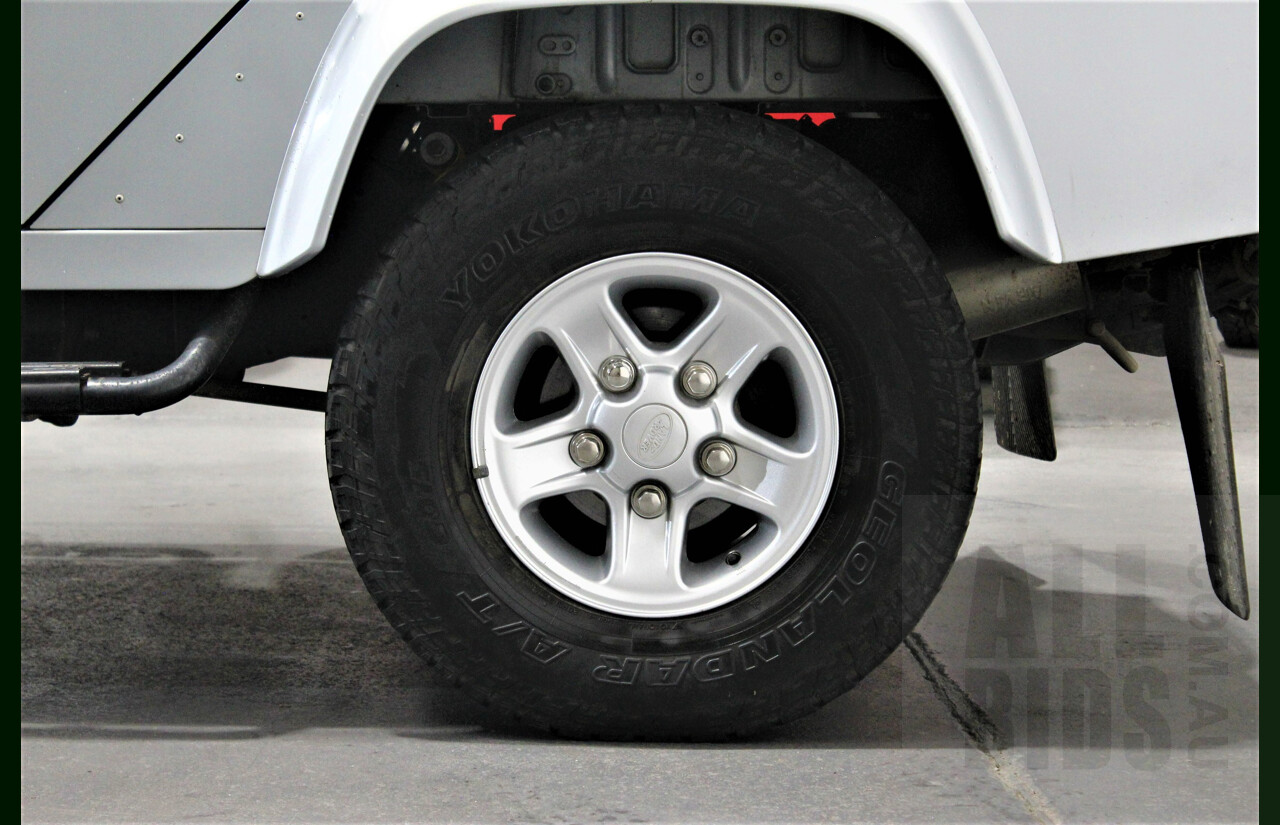 4/2009 Land Rover Defender 110 (4x4) MY09 4d Wagon Silver 2.4L Turbo Diesel