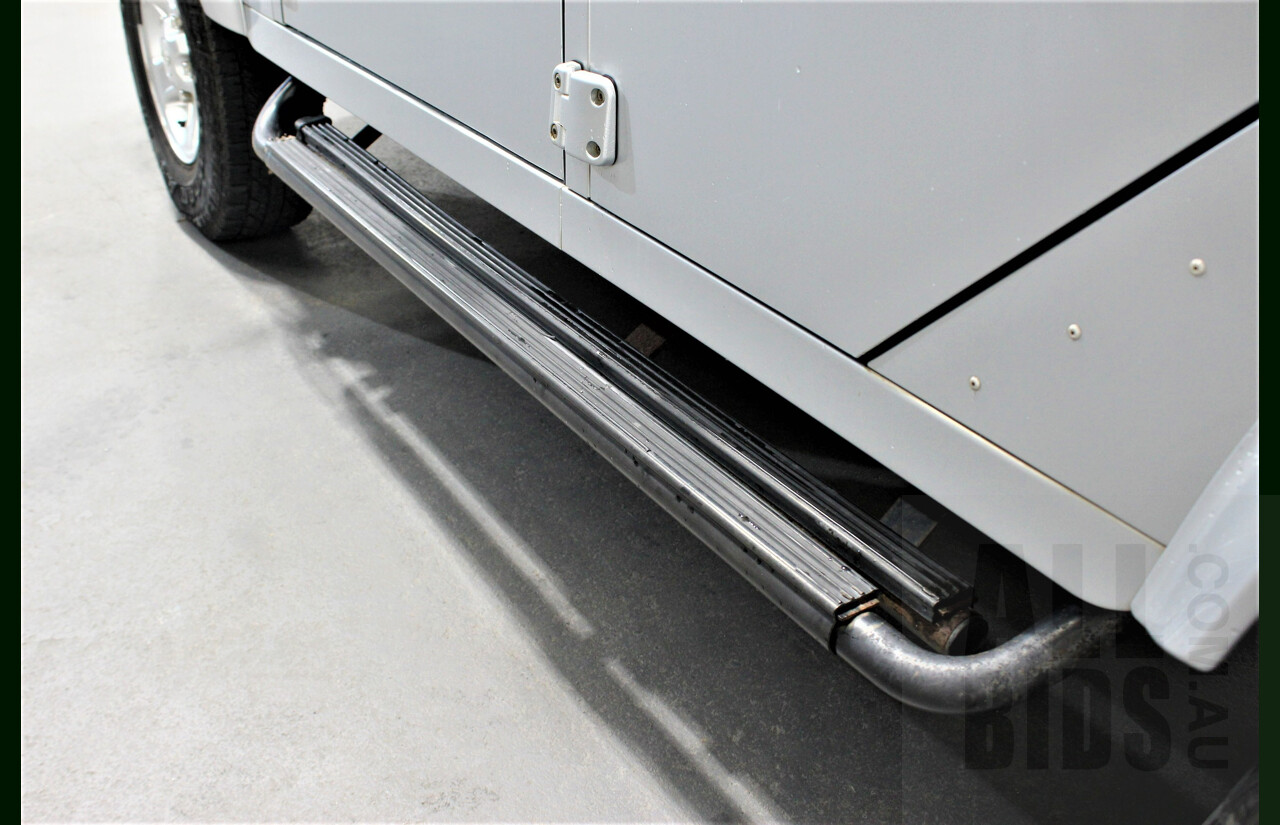 4/2009 Land Rover Defender 110 (4x4) MY09 4d Wagon Silver 2.4L Turbo Diesel