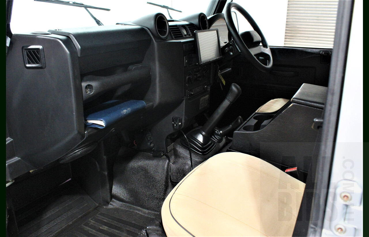 4/2009 Land Rover Defender 110 (4x4) MY09 4d Wagon Silver 2.4L Turbo Diesel