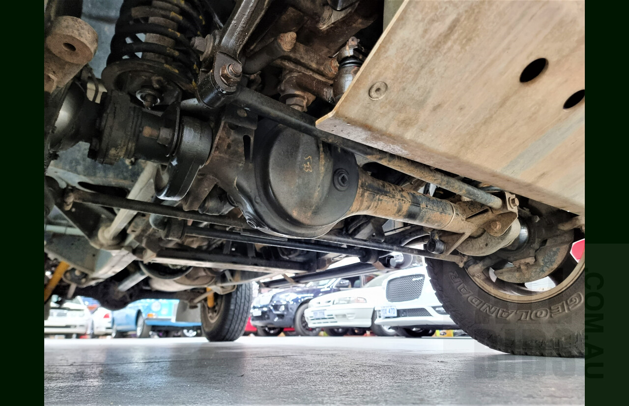 4/2009 Land Rover Defender 110 (4x4) MY09 4d Wagon Silver 2.4L Turbo Diesel