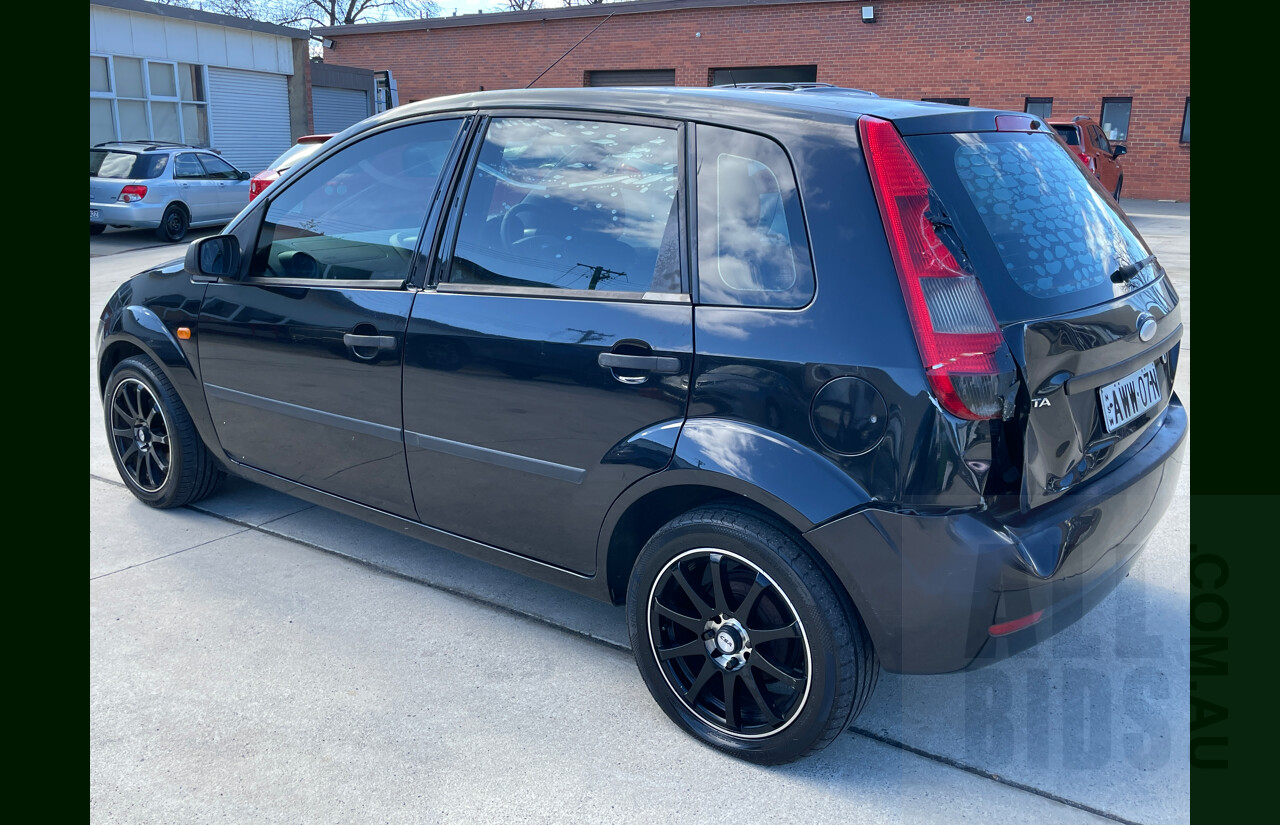 8/2004 Ford Fiesta LX WP 5d Hatchback Black 1.6L