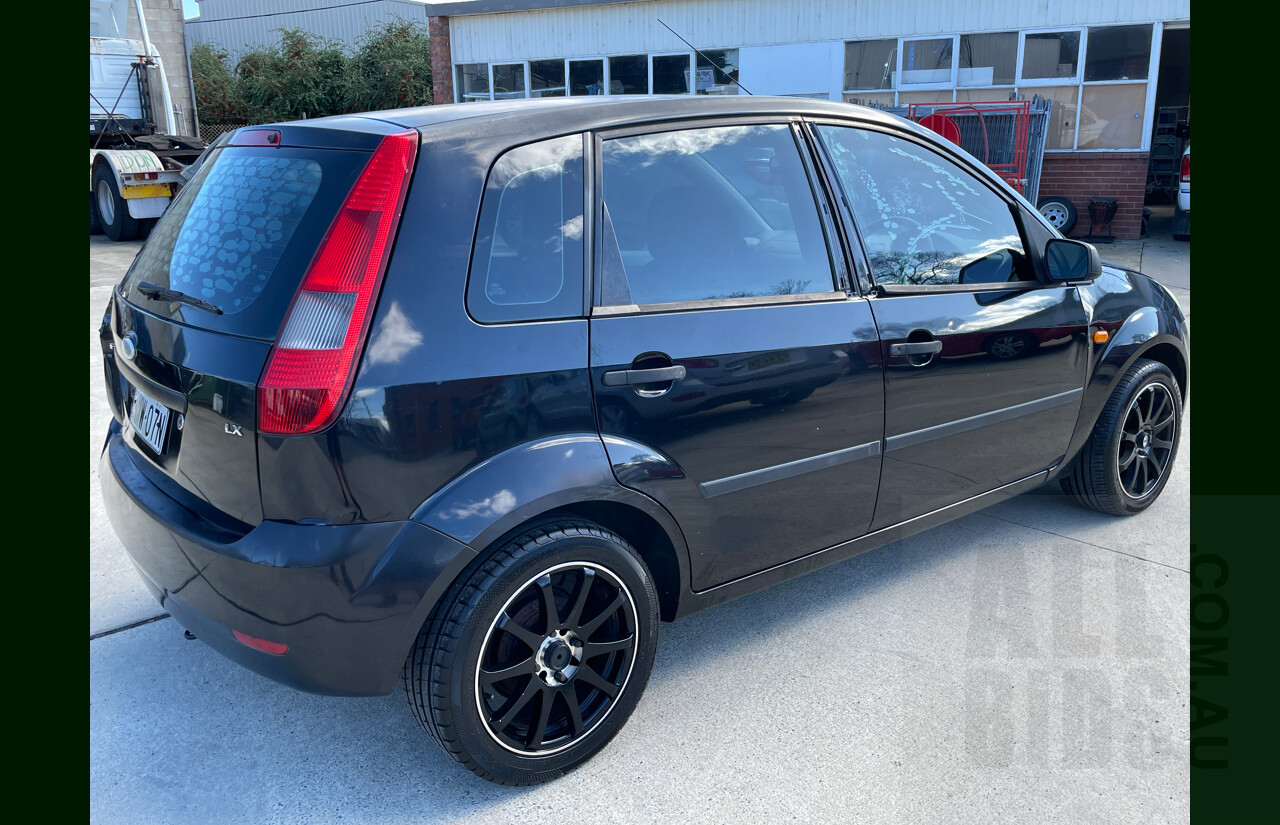8/2004 Ford Fiesta LX WP 5d Hatchback Black 1.6L
