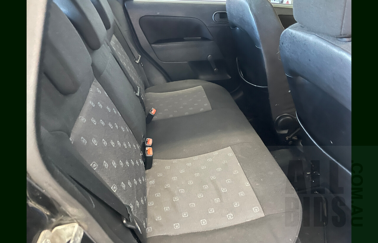 8/2004 Ford Fiesta LX WP 5d Hatchback Black 1.6L