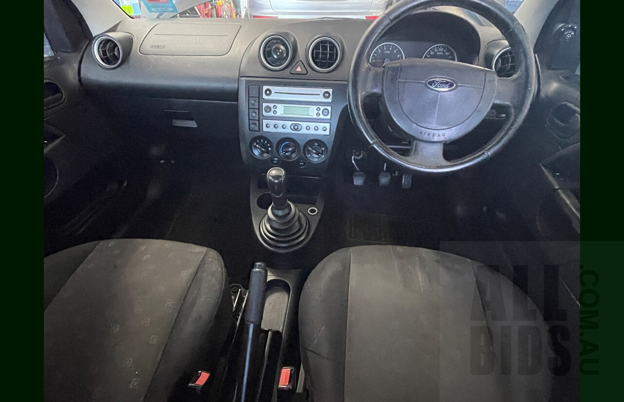 8/2004 Ford Fiesta LX WP 5d Hatchback Black 1.6L