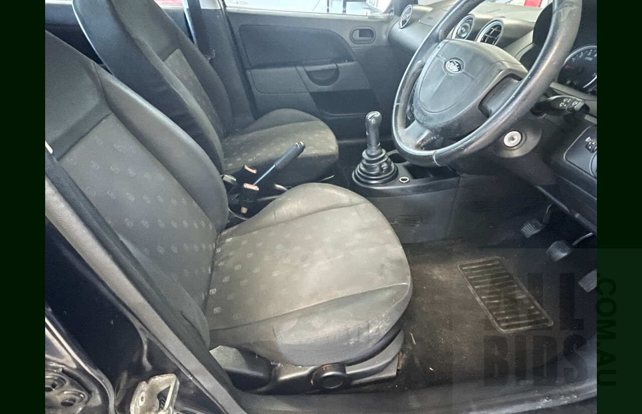8/2004 Ford Fiesta LX WP 5d Hatchback Black 1.6L