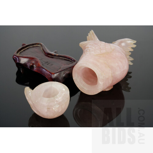 Early 20th Century Chinese Rock Crystal Falcon Pill Box on a Fitted Stand
