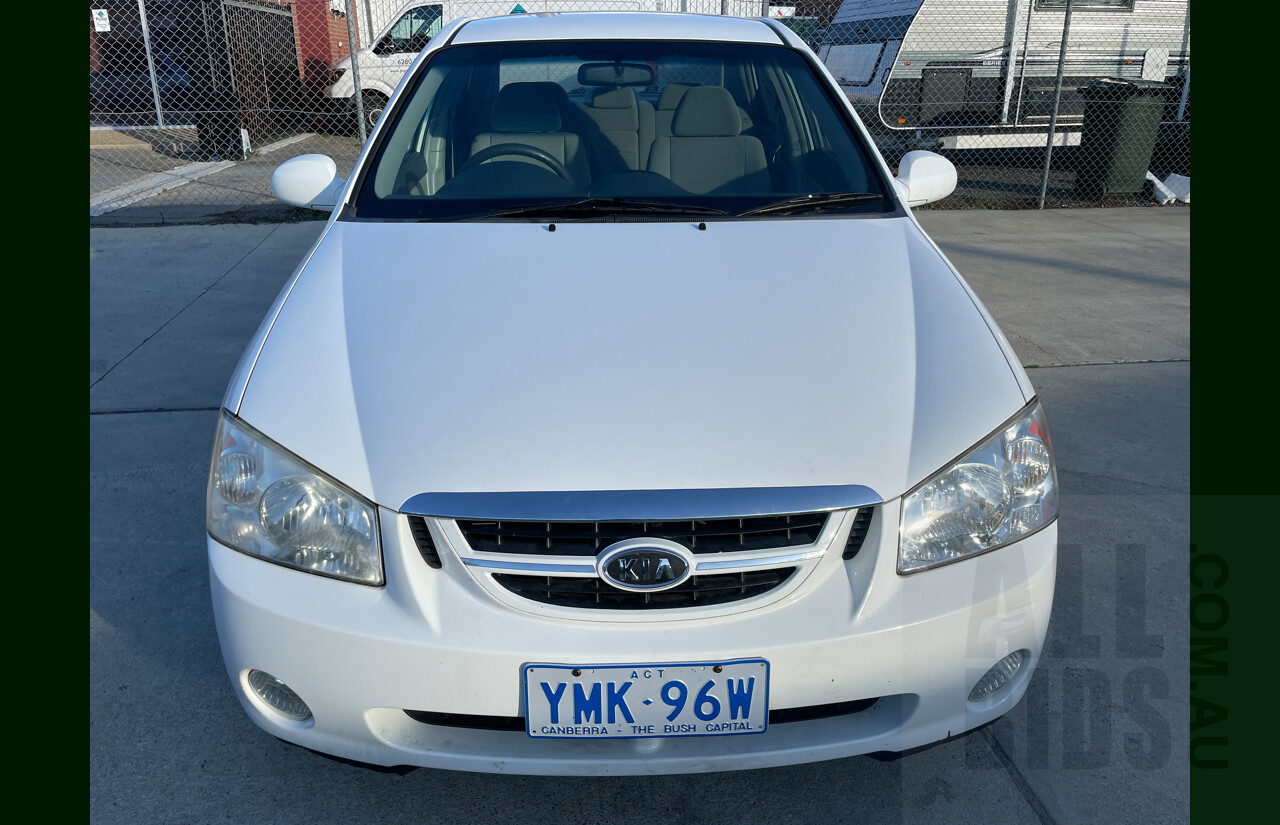 3/2006 Kia Cerato  LD 4d Sedan White 2.0L