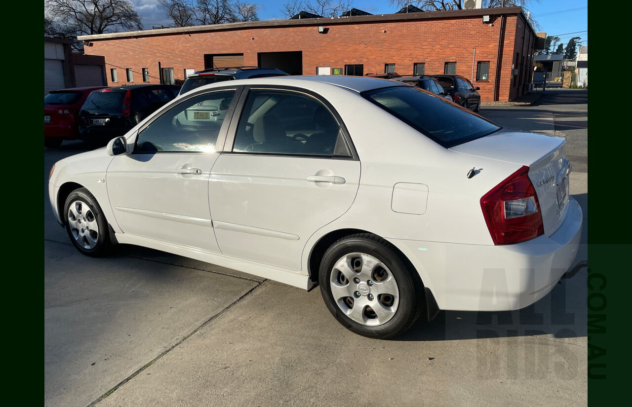 3/2006 Kia Cerato  LD 4d Sedan White 2.0L