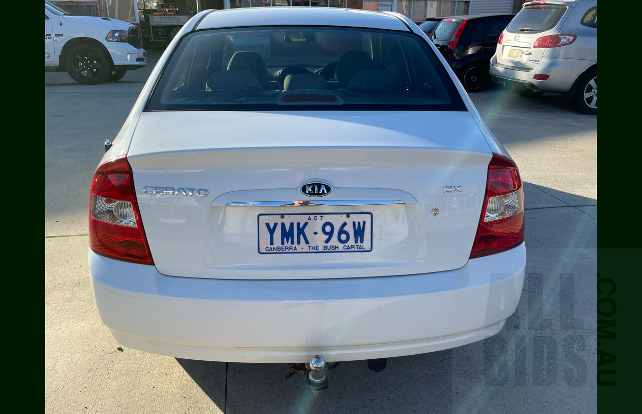 3/2006 Kia Cerato  LD 4d Sedan White 2.0L