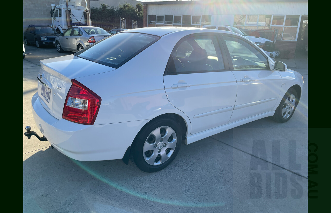 3/2006 Kia Cerato  LD 4d Sedan White 2.0L