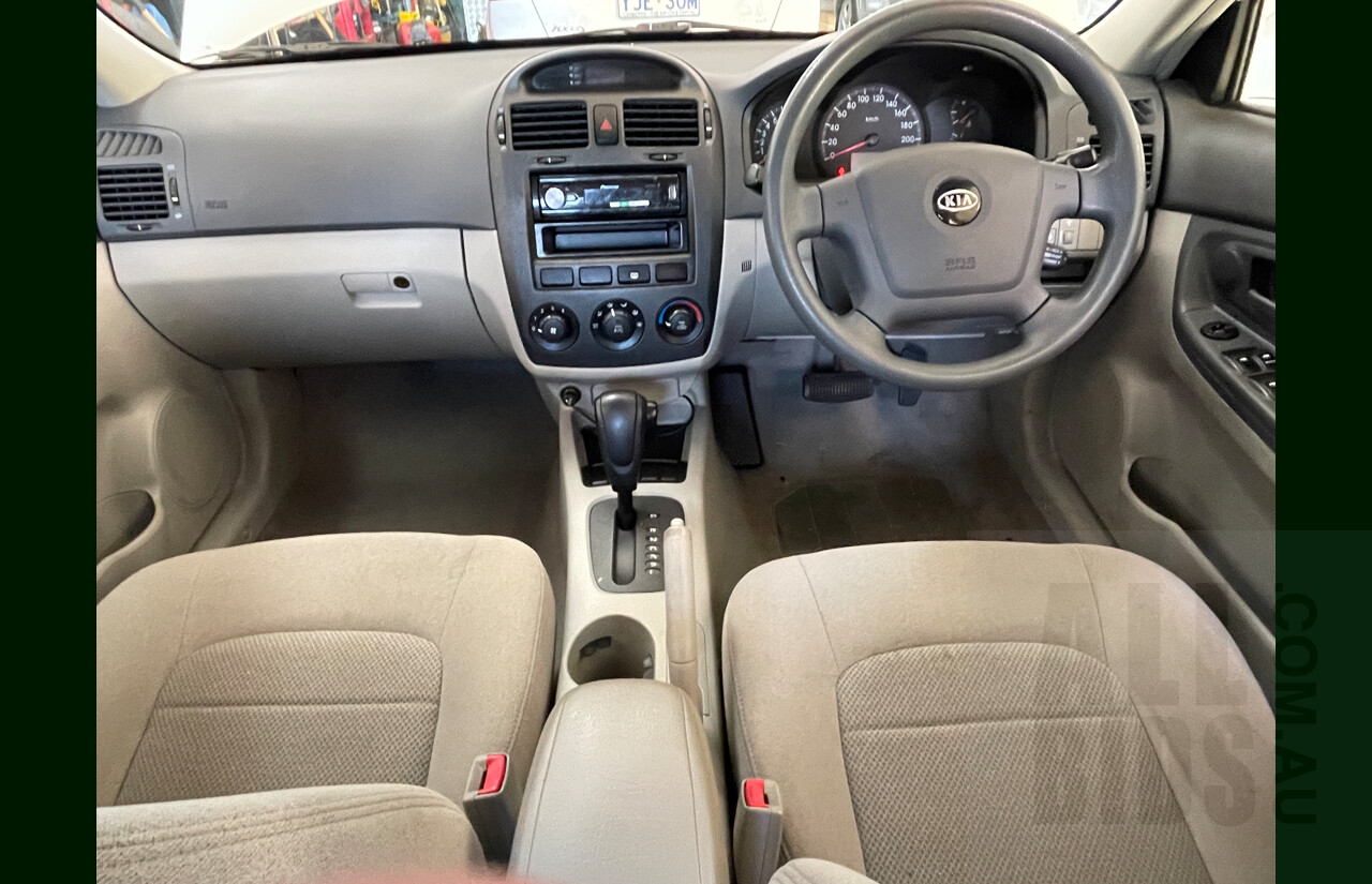 3/2006 Kia Cerato  LD 4d Sedan White 2.0L