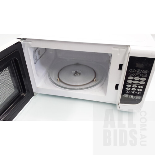 Home & Co 700 Watt Microwave Oven